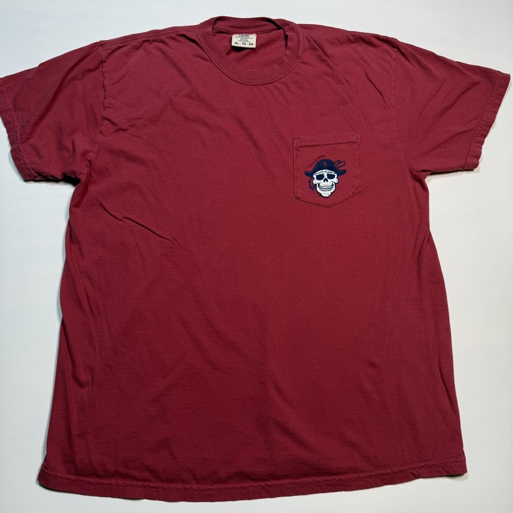 Barstool Sports Shirt Mens XL Red Pirate Skull‎ Pocket Always Lookin Drink Tee